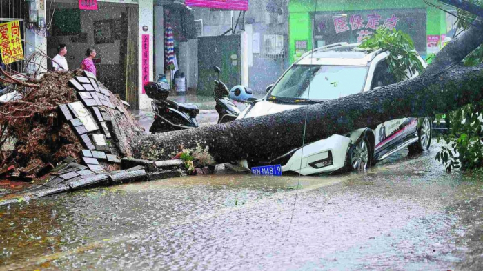Crazy Weather Typhoon Talim Hits China